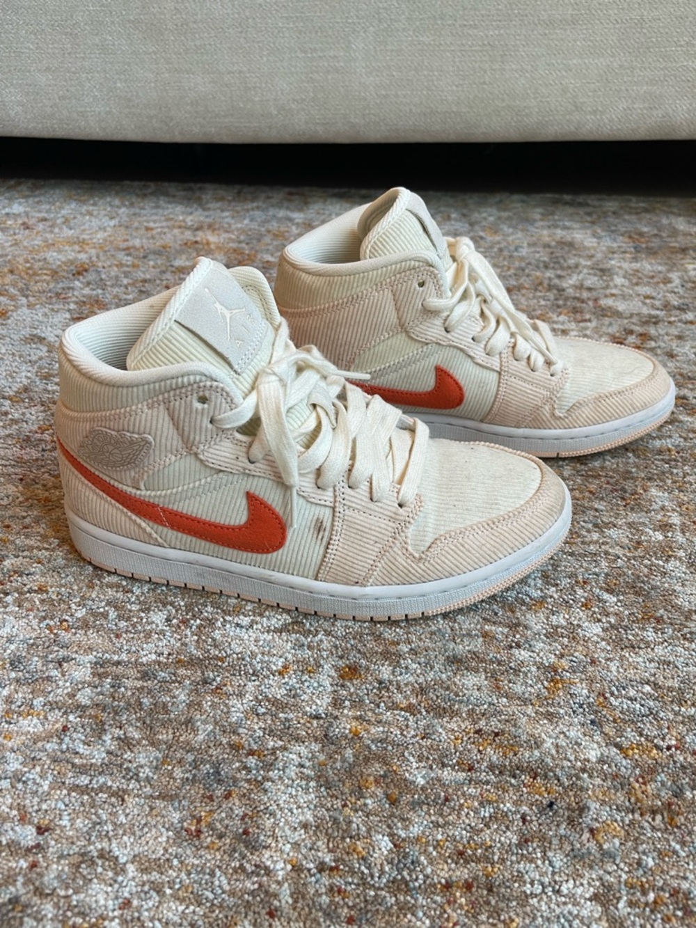 Nike Air Jordan 1 Mid SE Corduroy